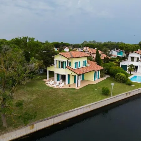 Chiara Willa Albarella Island